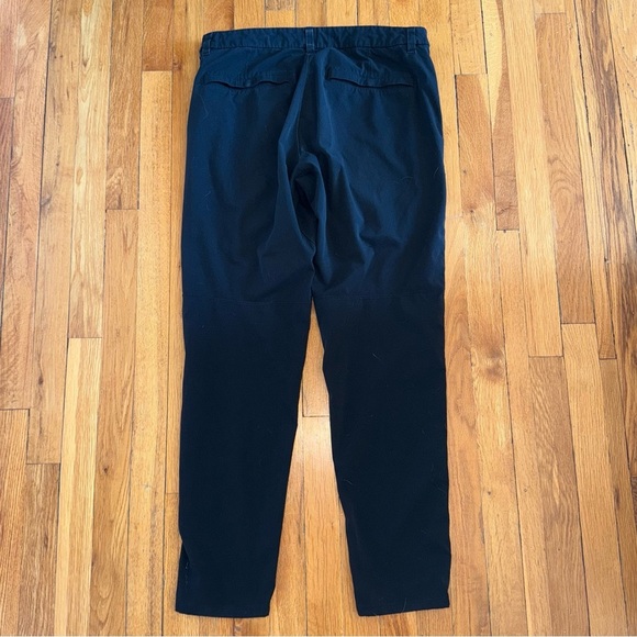 LULULEMON Commission Slim-Fit Pant Ventlight
Black 33x30 - Picture 3 of 7